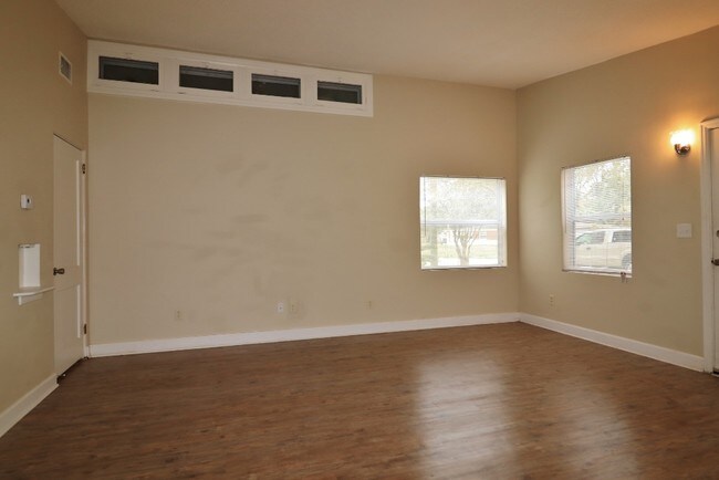 Building Photo - 3641 Abby Ln