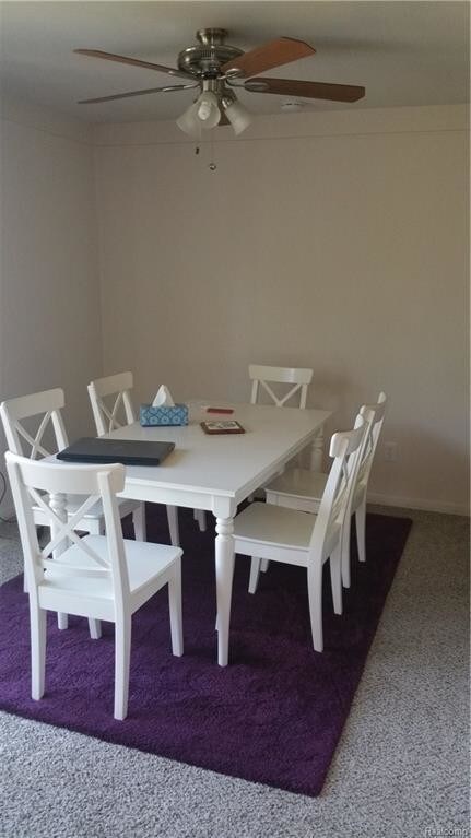 Foto del edificio - 436 Fox Hills Dr S