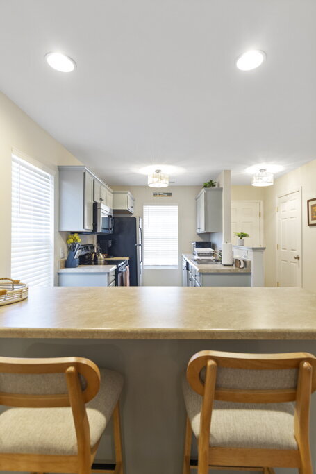 Building Photo - 2 bed, 2 bath, Furnished for Short Term Le...