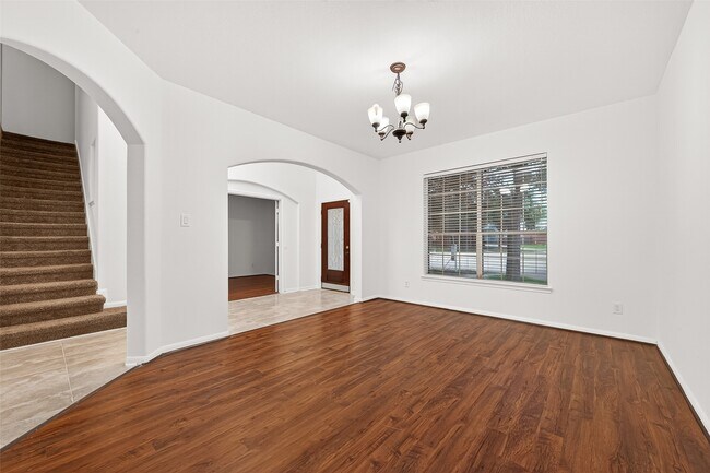 Foto del edificio - 22303 Naple Hollow Ln