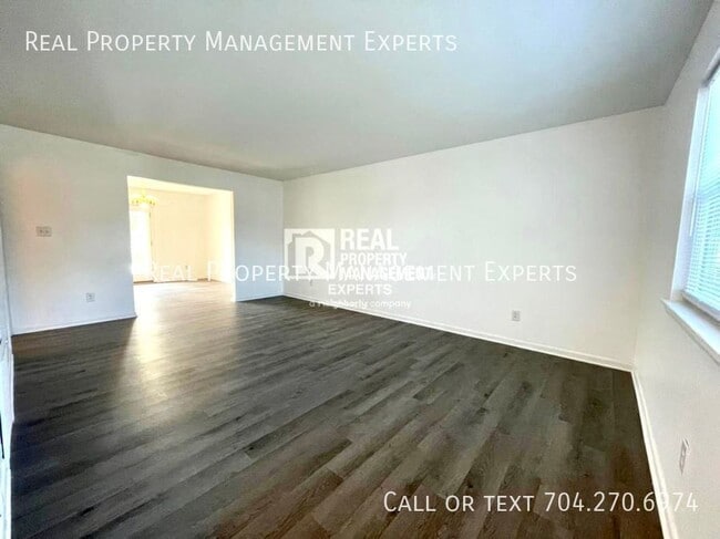 Foto del edificio - 9135 Spyglass Pl
