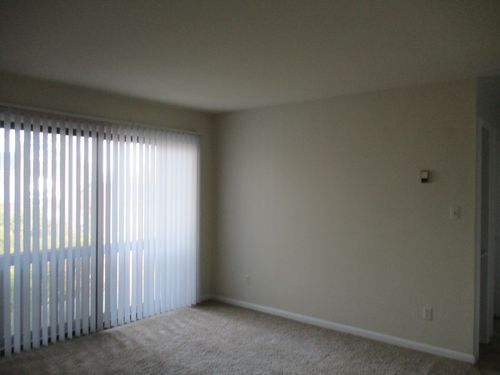 Building Photo - 143 Louise Dr