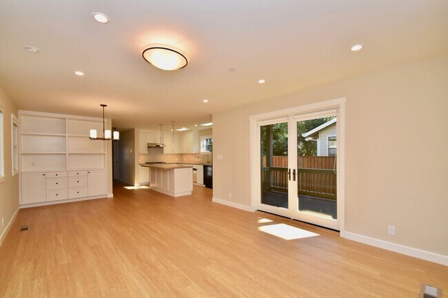 Building Photo - 1382 San Anselmo Ave