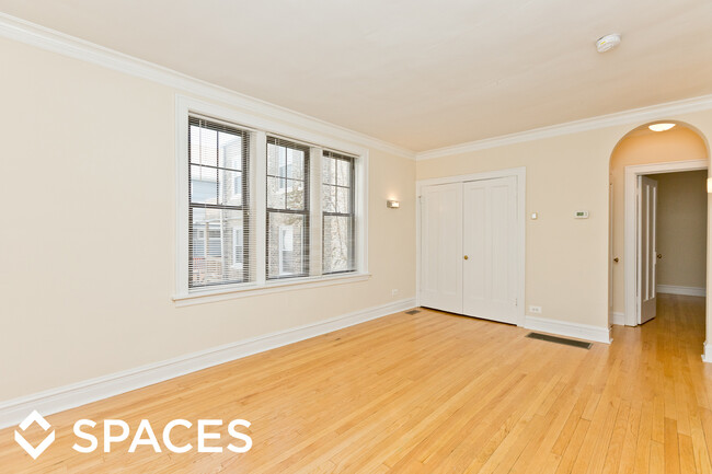 Building Photo - 3620 N Marshfield Ave