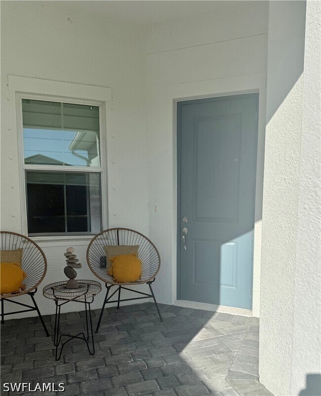Foto del edificio - 9179 Cayman Dr