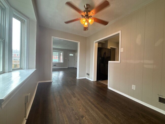 Foto del edificio - Stunning Three Bedroom Home In Essex