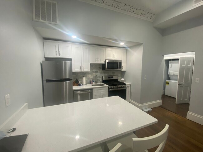 Foto del edificio - 473 Massachusetts Ave