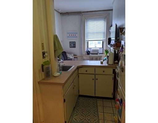 Building Photo - 411 Beacon St
