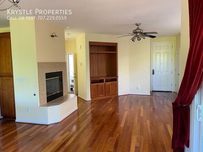 Building Photo - Beautiful bi-level Hiddenbrooke gem! Golf ...