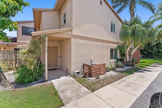 Building Photo - 1420 Lake Mango Way