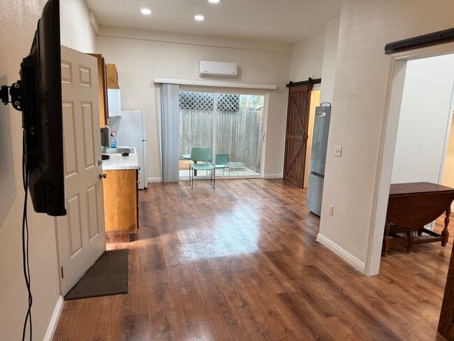 Building Photo - 744 Hermosa Vista Way