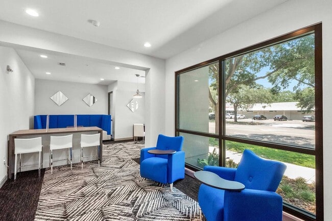 Building Photo - Gallery 3100