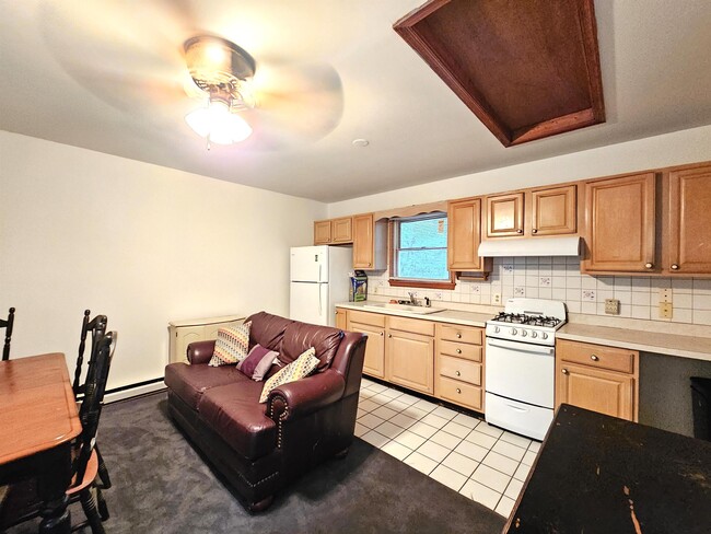 Building Photo - 7535 Carmen Ct