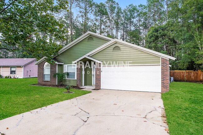 Building Photo - 1  MONTH FREE RENT- CALL TODAY TO SAVE