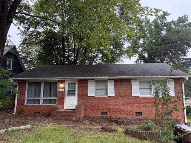 Primary Photo - 810 W Vandalia Rd