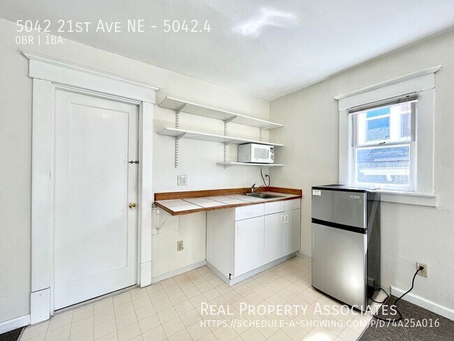 Building Photo - 5042 21st Ave NE