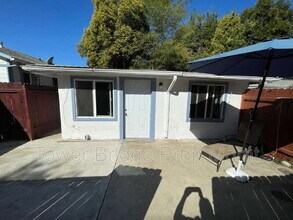 Building Photo - 474 Harding Ave