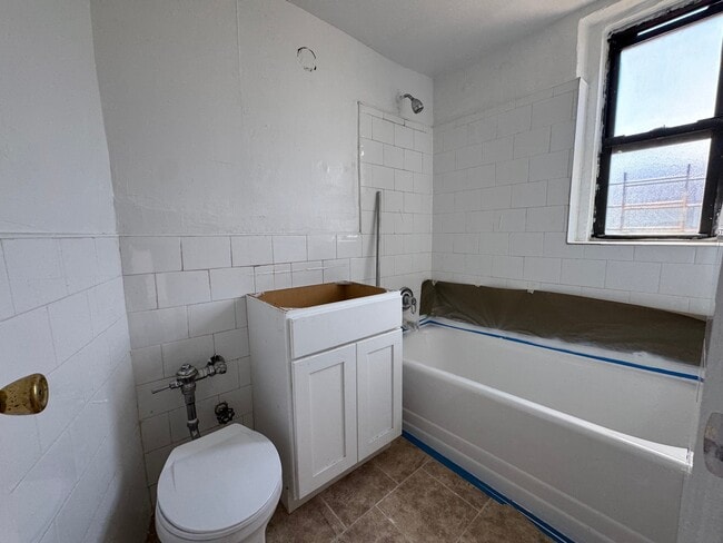 Building Photo - 1730 Popham Ave