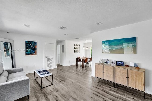 Building Photo - 9511 SW 79th St