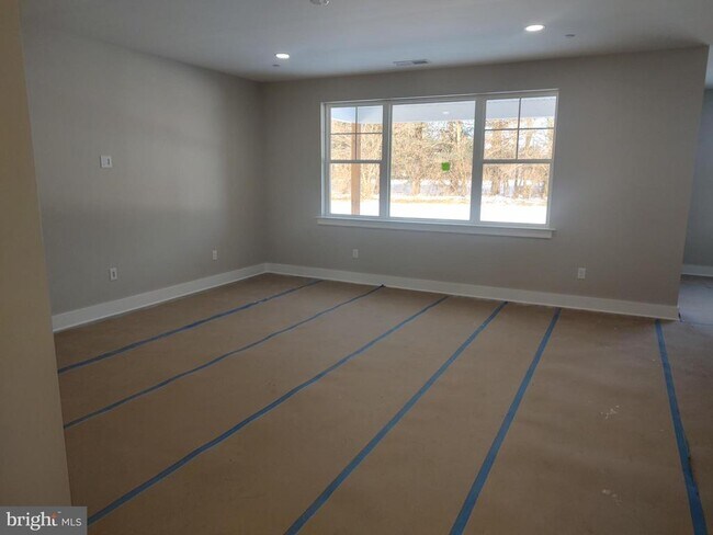 Foto del edificio - 112 W Main St