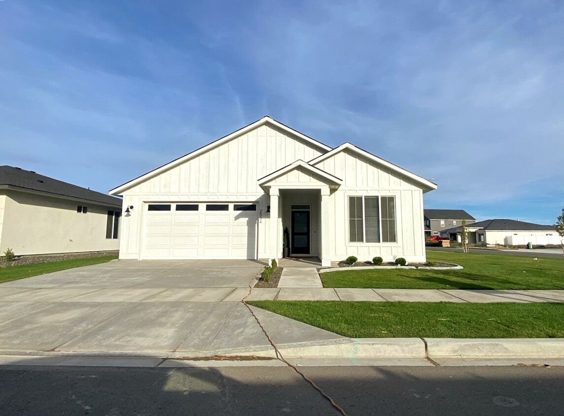 Primary Photo - 2534 Brodie Ln