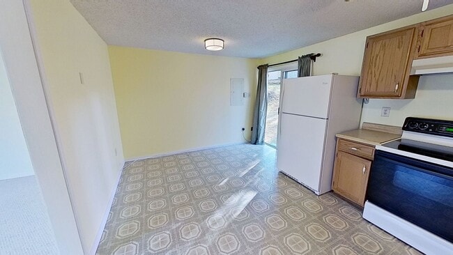 Building Photo - Single Family