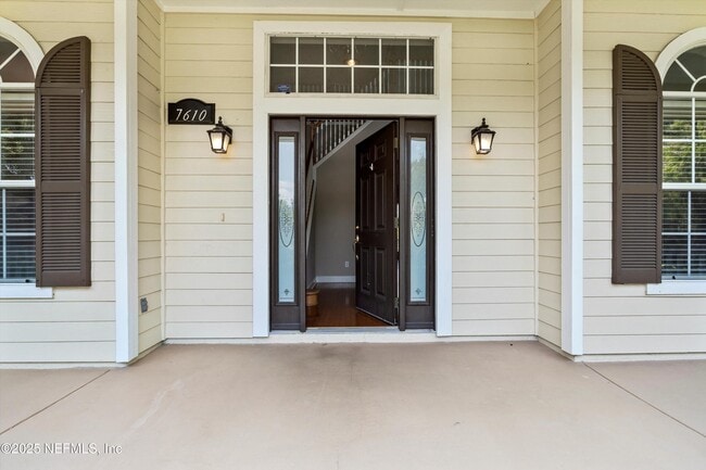 Building Photo - 7610 Sentry Oak Cir E
