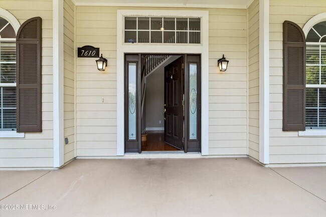 Foto del edificio - 7610 Sentry Oak Cir E