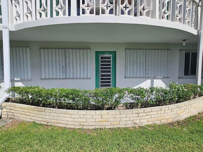 Foto del edificio - 2381 Sunset Ave