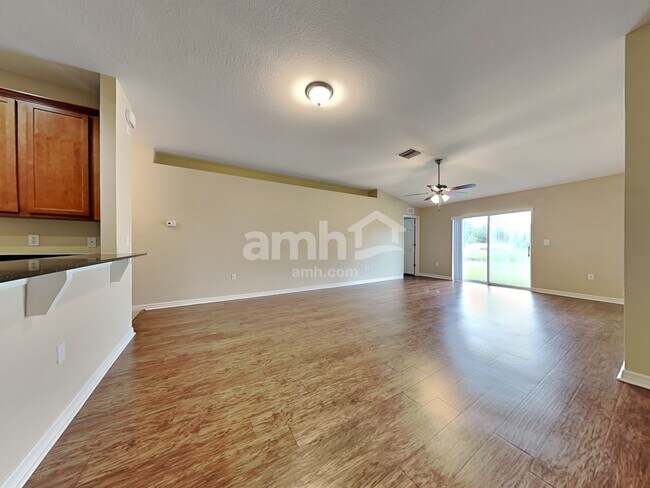Foto del edificio - 3905 Constantine Loop