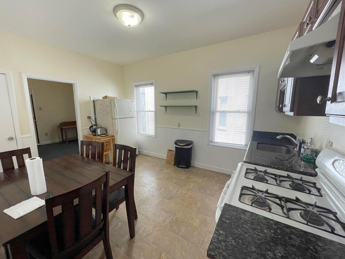 Primary Photo - 26 Russell Rd