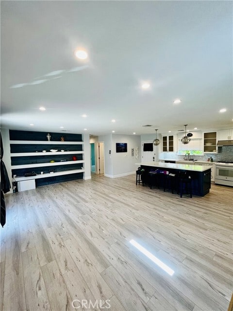 Building Photo - 22149 Victory Blvd