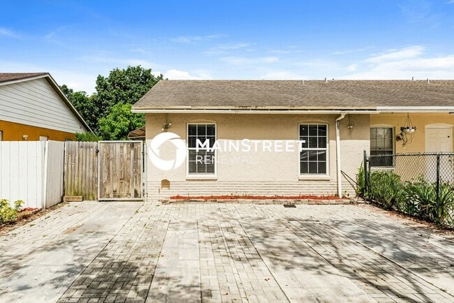 3 Bedroom Pet-Friendly Home in Greenacres, FL with Main Street Renewal - 3 Bedroom Pet-Friendly Home in Greenacres, FL with Main Street Renewal