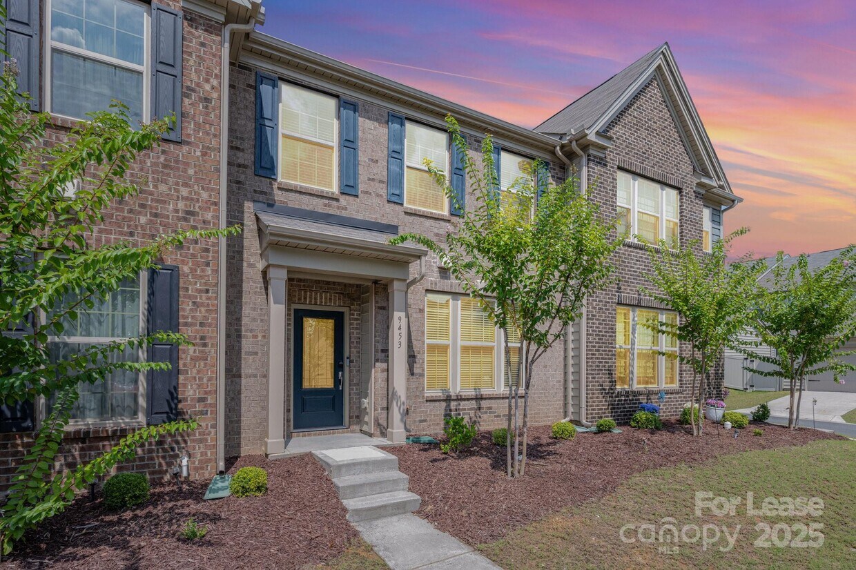 Foto principal - 9453 Avery Lilac Ln