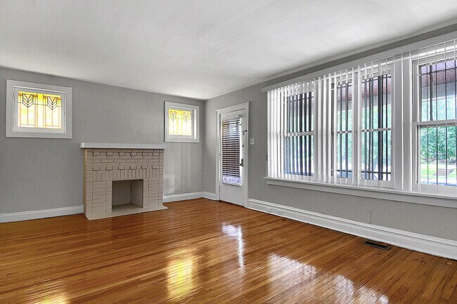 Foto del edificio - 7009 Amherst Ave
