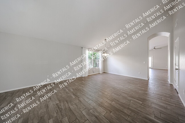 Foto del edificio - 153 S Garnet Rd