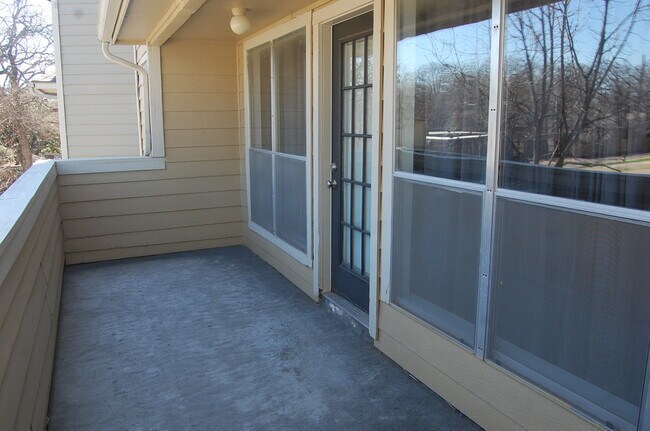 Building Photo - 706 Bel Aire Crest