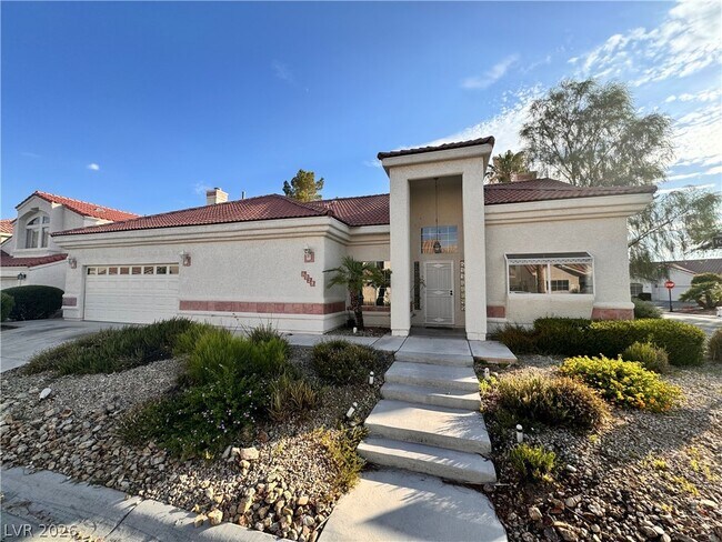 Foto del edificio - 5129 Forest Oaks Dr