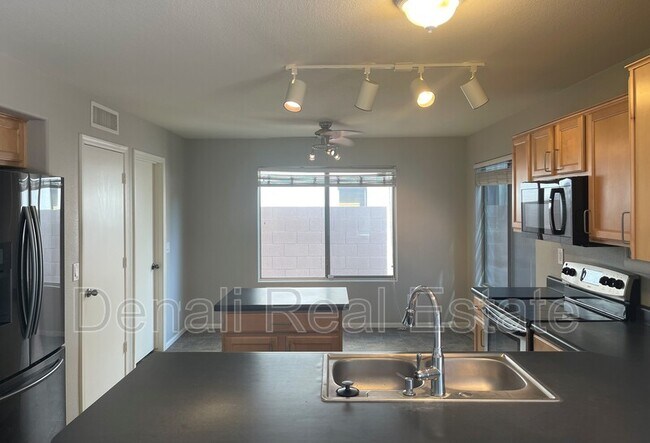 Foto del edificio - 7813 S 47th Ln