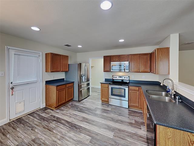 Foto del edificio - 16901 Fenwick Ct