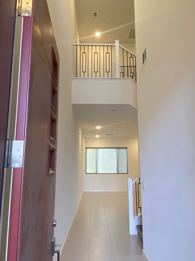 Foto del edificio - AMERICANA Property Mgmt - New Modern 3 beds - 2 story Townhouse in Inspirada