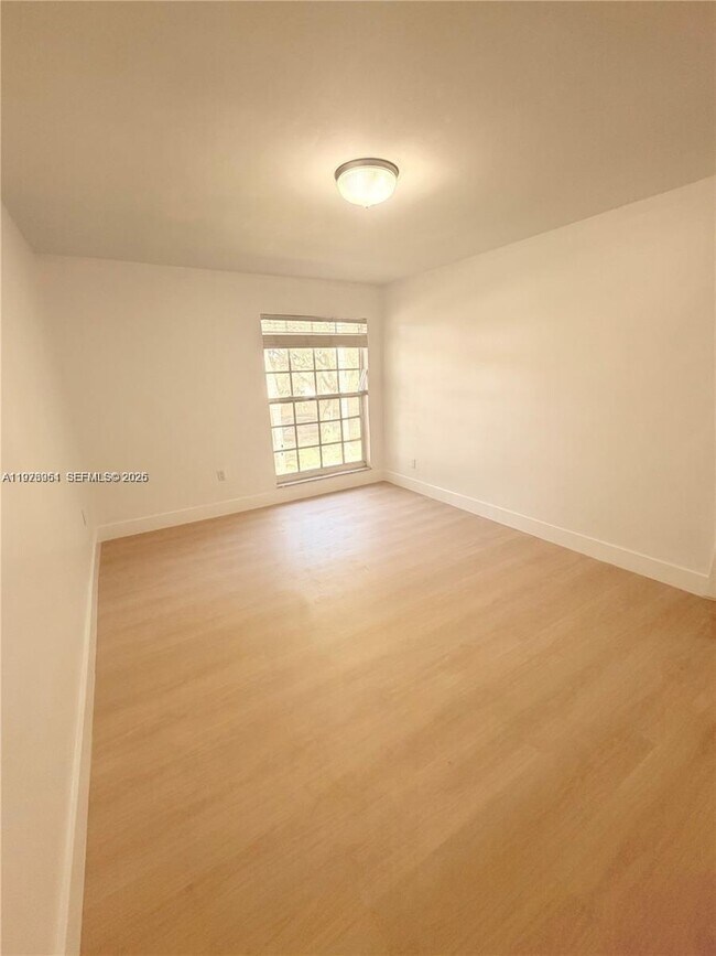 Foto del edificio - 7208 Fairway Dr