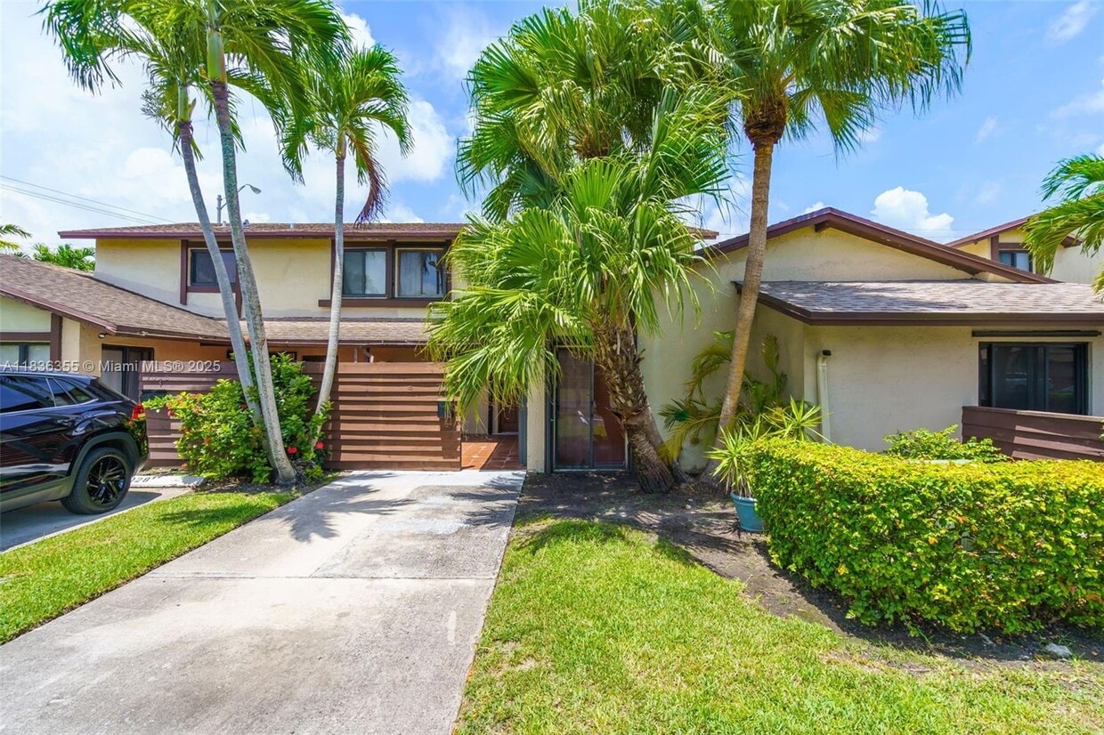 Primary Photo - 7026 SW 106th Pl