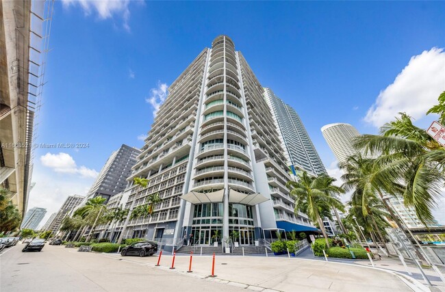 Foto del edificio - 690 SW 1st Ct