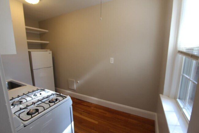 Foto del edificio - 1.0 bedroom in Somerville Massachusetts 02144