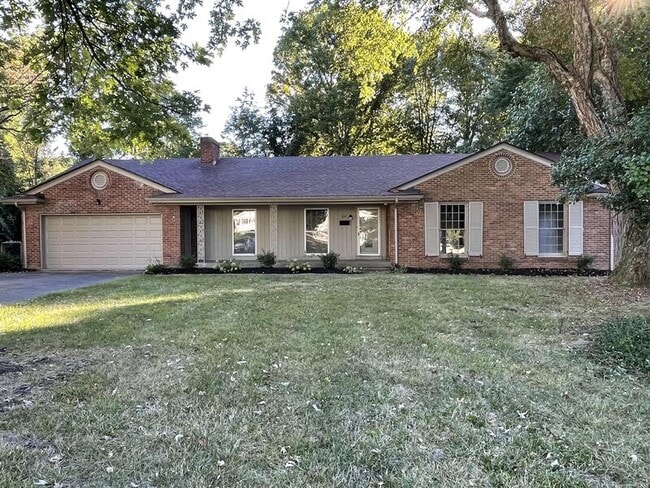 Photo - 711 Waterford Rd House