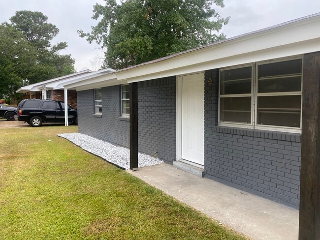 Photo - 609 Hemlock St House