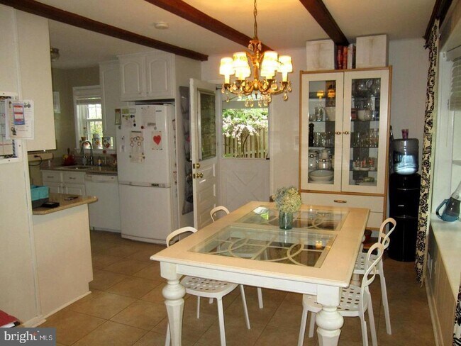 Building Photo - 3913 Moss Dr