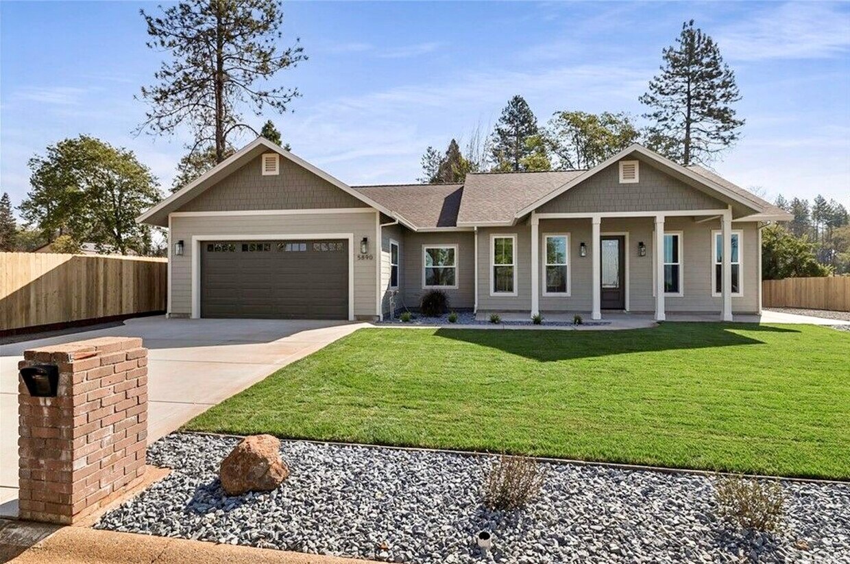 Foto principal - 5890 Crestmoor Dr