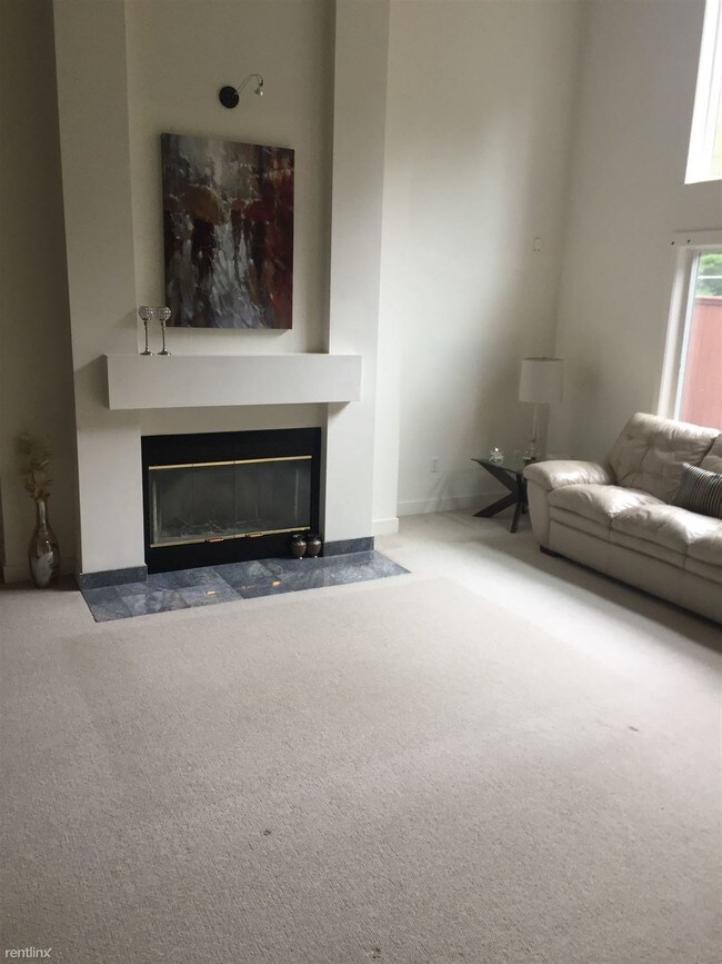 Building Photo - 61 Orchard Hill Dr